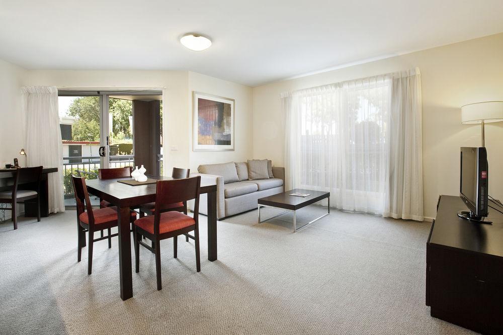 Quest Moonee Valley Melbourne Exterior photo
